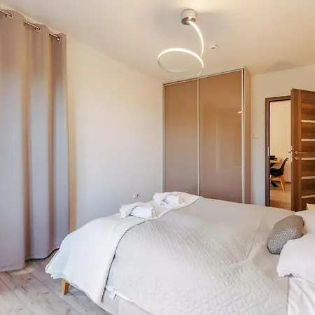 Luksusowy Polanki Park Z Krytym Basenem 코워브제크